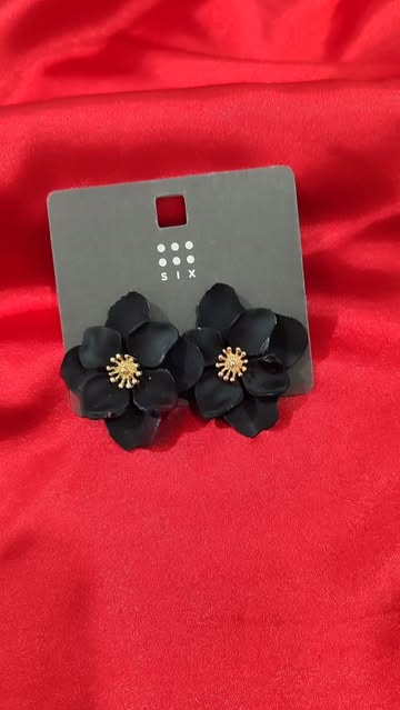 گوشواره گل مشکی زنانه