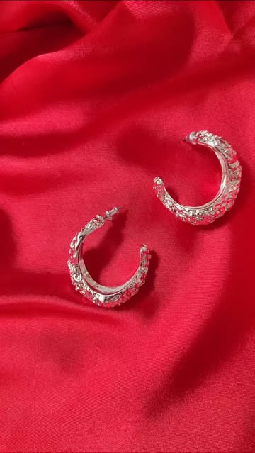 گوشواره طرح ماه دفرمه